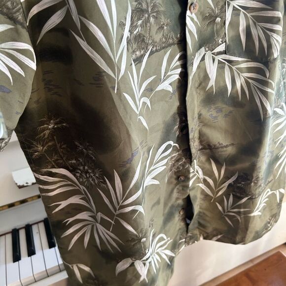 Green and White Casual Button Down Shirt with Tropical Print L - Picture 9 of 15